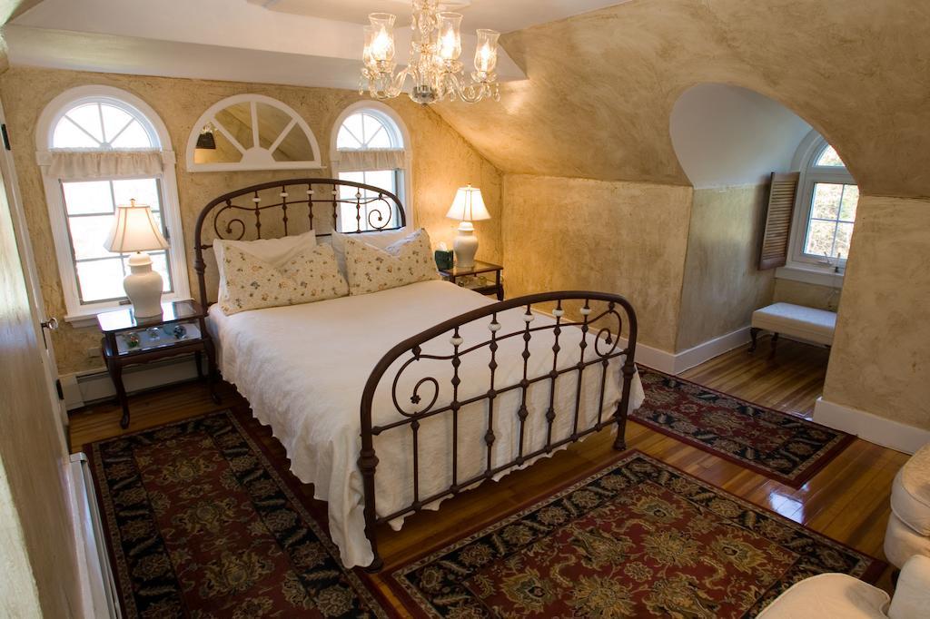 Historic Jacob Hill Inn Сиконк Экстерьер фото