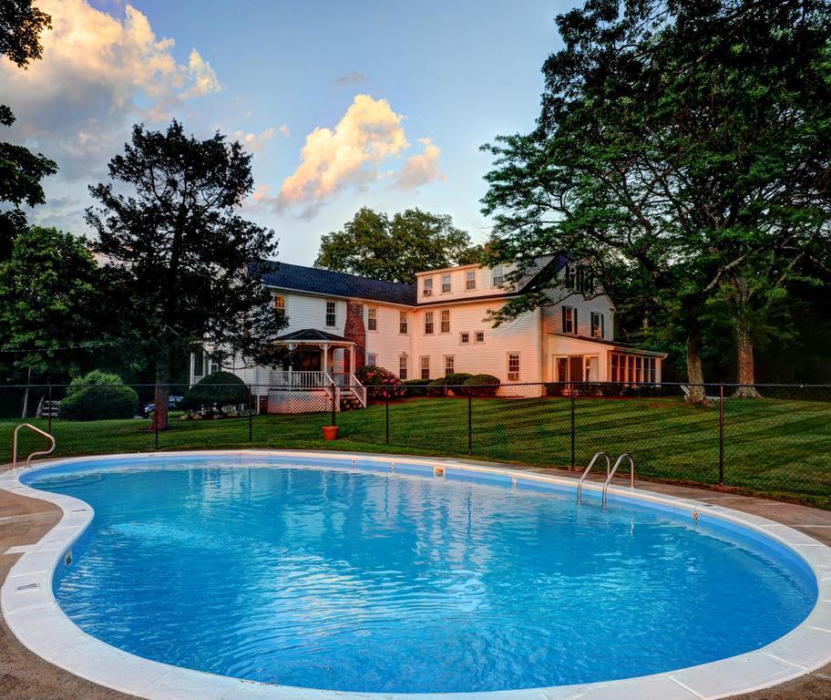 Historic Jacob Hill Inn Сиконк Экстерьер фото